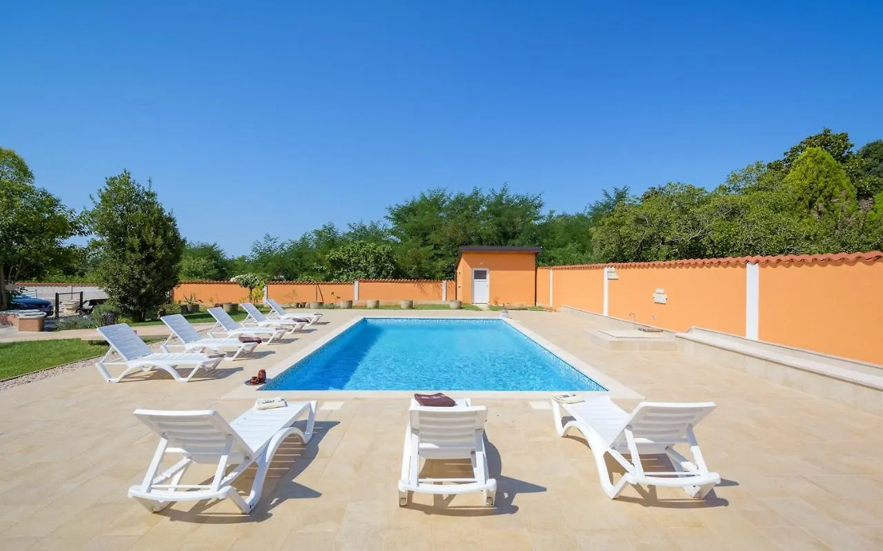 Villa Anica Pelegrin 0*,