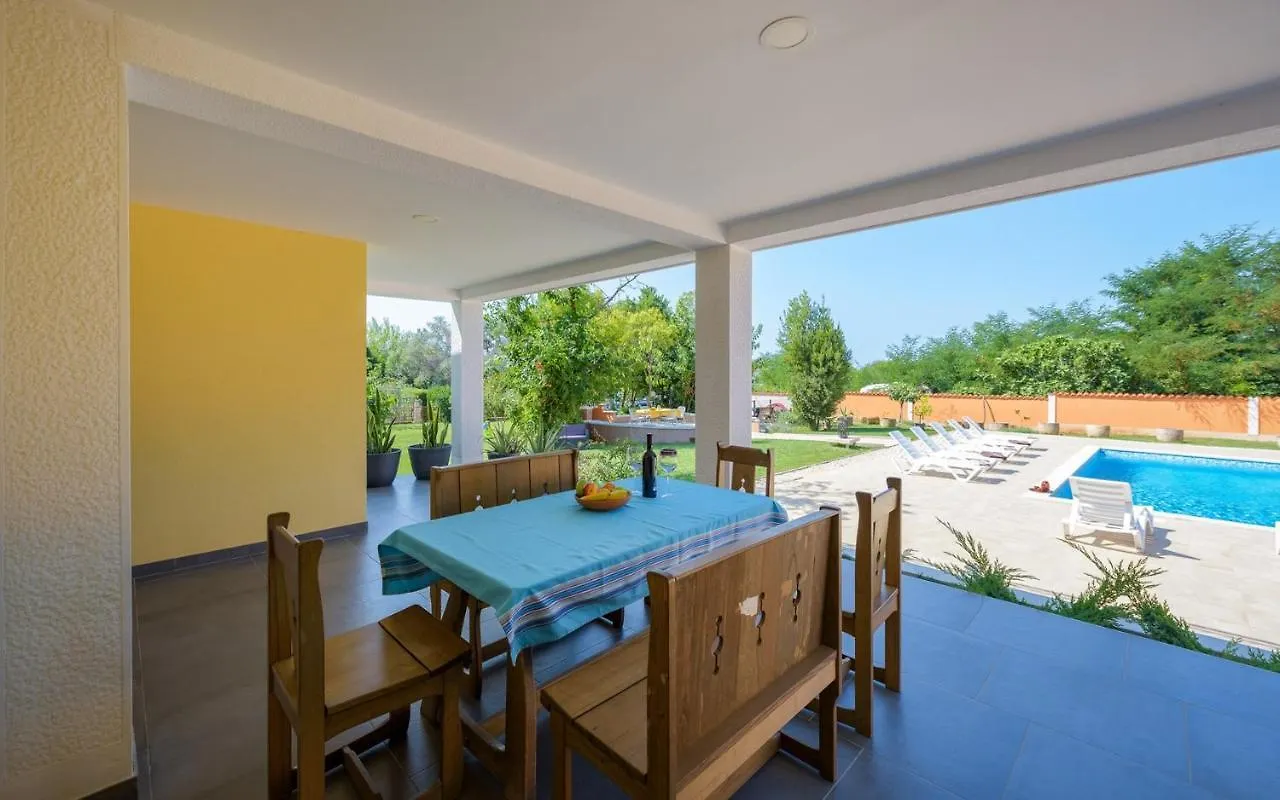 Villa Anica Pelegrin Guest house