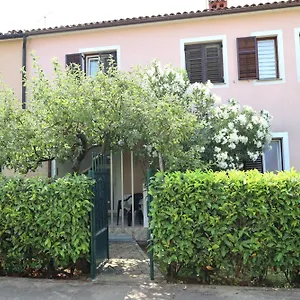 Gasthof Ana House With, Umag